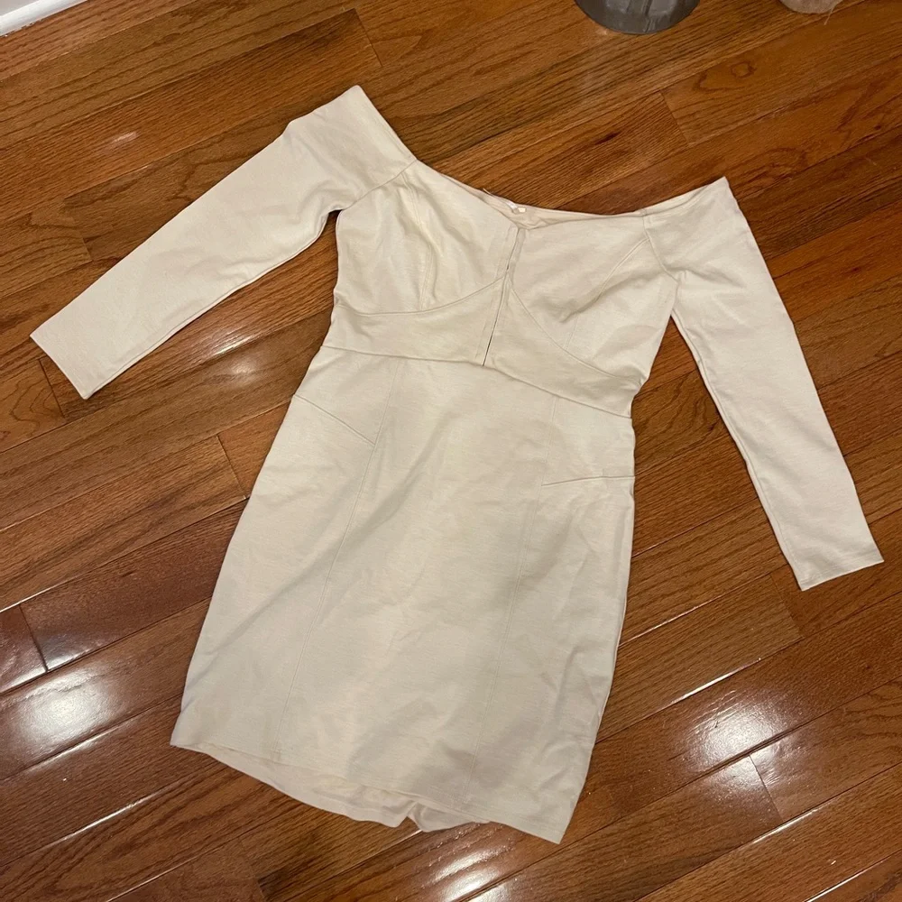 Free People Ivory Cream Fitted Off Shoulder Mini Dress Size Medium NEW